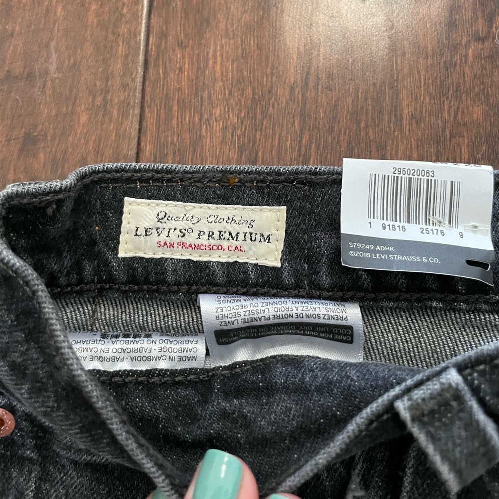 SOLD!! Levi's 501 Skinny's - Picture 8 of 8